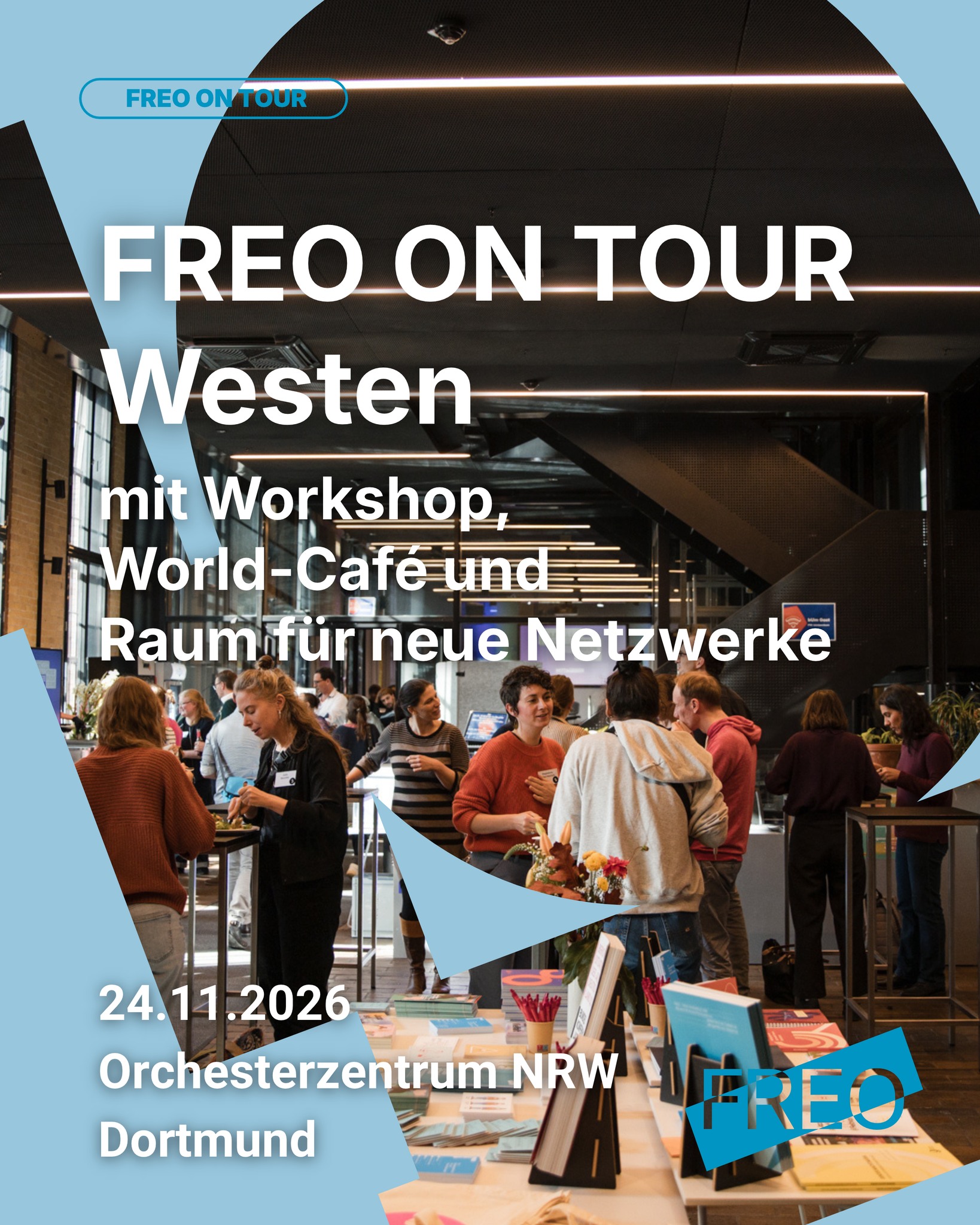 FREO on Tour - nächster Halt: Westen!
Am 24. November kommen wir nach Dortmund. Im Mittelpunkt stehen eure Erfahrungen, Perspektiven und Ideen. Gemeinsam möchten wir Herausforderungen sichtbar machen, Lösungsansätze diskutieren und Impulse für bessere Rahmenbedingungen der Freien Musikszene entwickeln.

Programm:
Workshop: Politische Kommunikation, Netzwerkarbeit und kulturpolitischer Interessenvertretung mit Sebastian Haas
World Café:  Freie Musikszene im Westen – wie gestalten wir gemeinsam bessere Rahmenbedingungen?

📅 Dienstag, 24. November 2026
⏰ 10:30–17:00 Uhr
📍 Orchesterzentrum NRW, Brückstraße 47, 44135 Dortmund

Mit dabei sein können Mitglieder, Vertreterinnen aus Kulturpolitik und Verwaltung, Förderinstitutionen, Netzwerke und alle Interessierten, die FREO kennenlernen möchten.

Meldet euch jetzt kostenlos unter www.freo-forum.de an. 
Wir freuen uns auf euch!